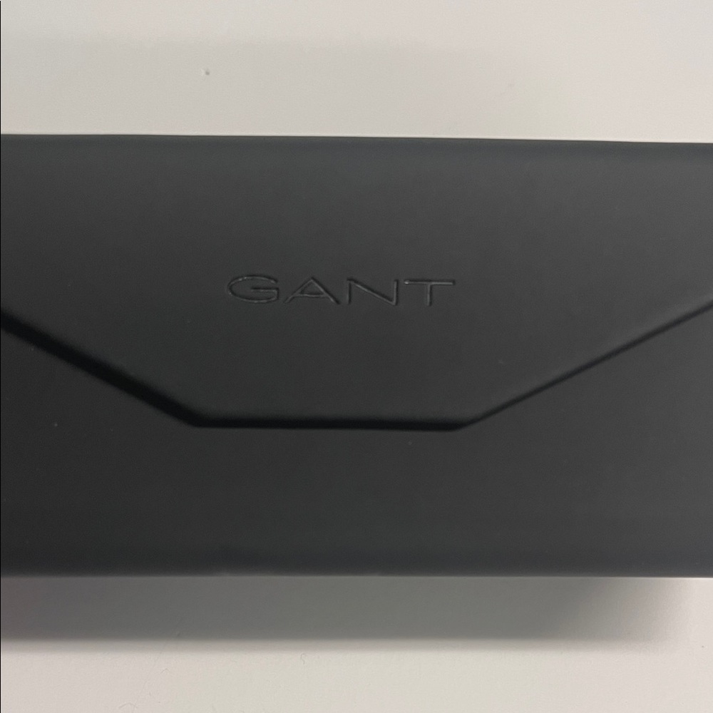 MEN’S GANT MATTE BLACK FAUX LEATHER HARDSHELL EYEWEAR CASE